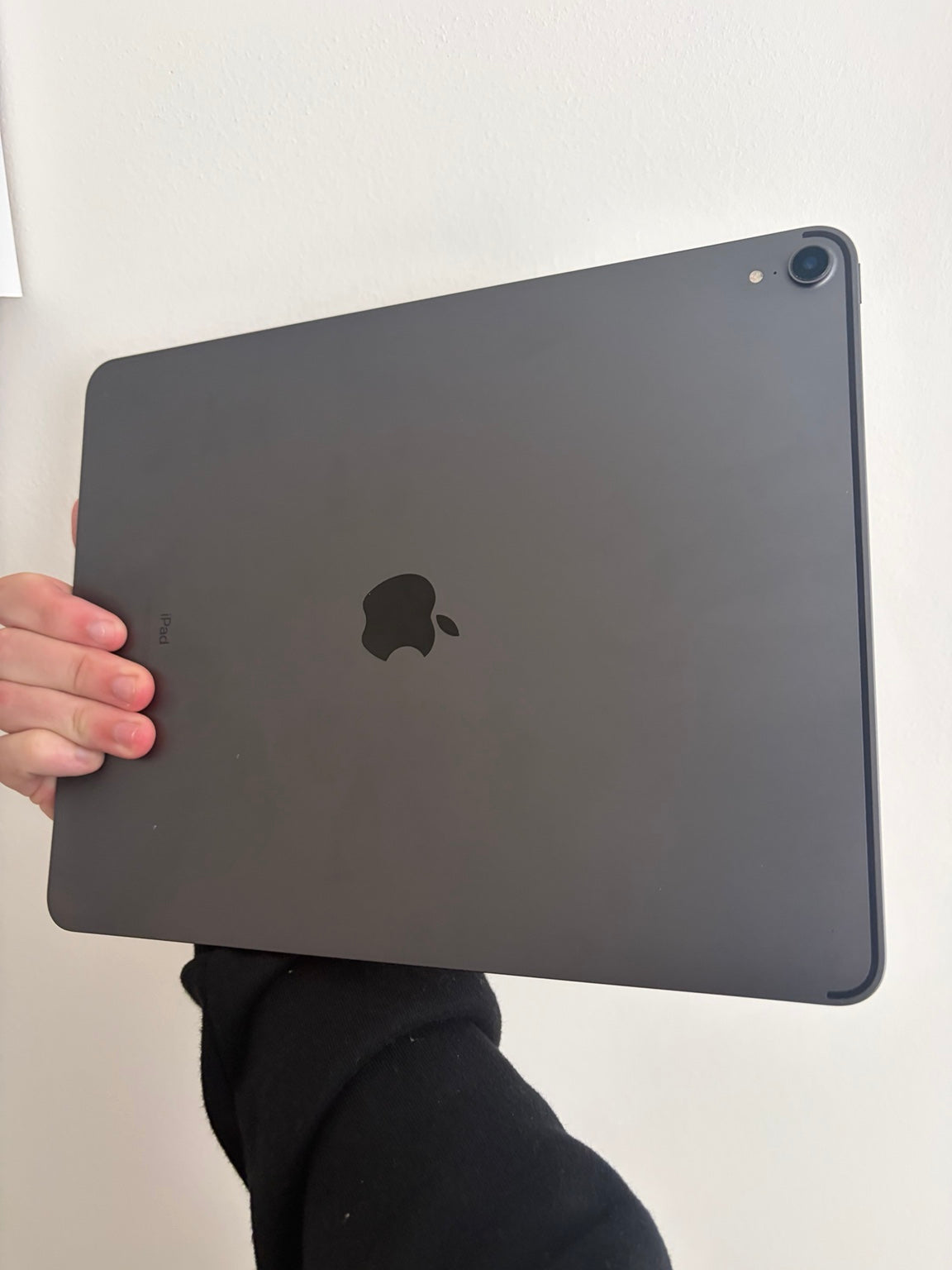 Apple iPad Pro 12.9-inch (3rd Generation) 256GB Space Grey + Keyboard