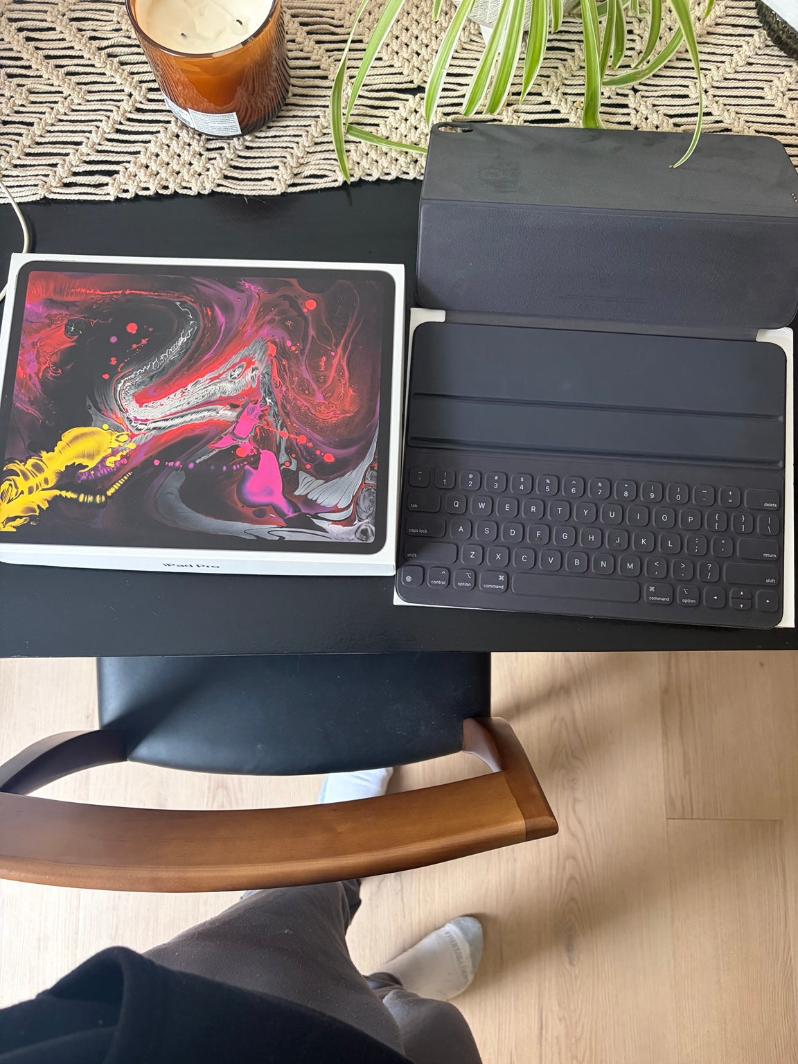 Apple iPad Pro 12.9-inch (3rd Generation) 256GB Space Grey + Keyboard